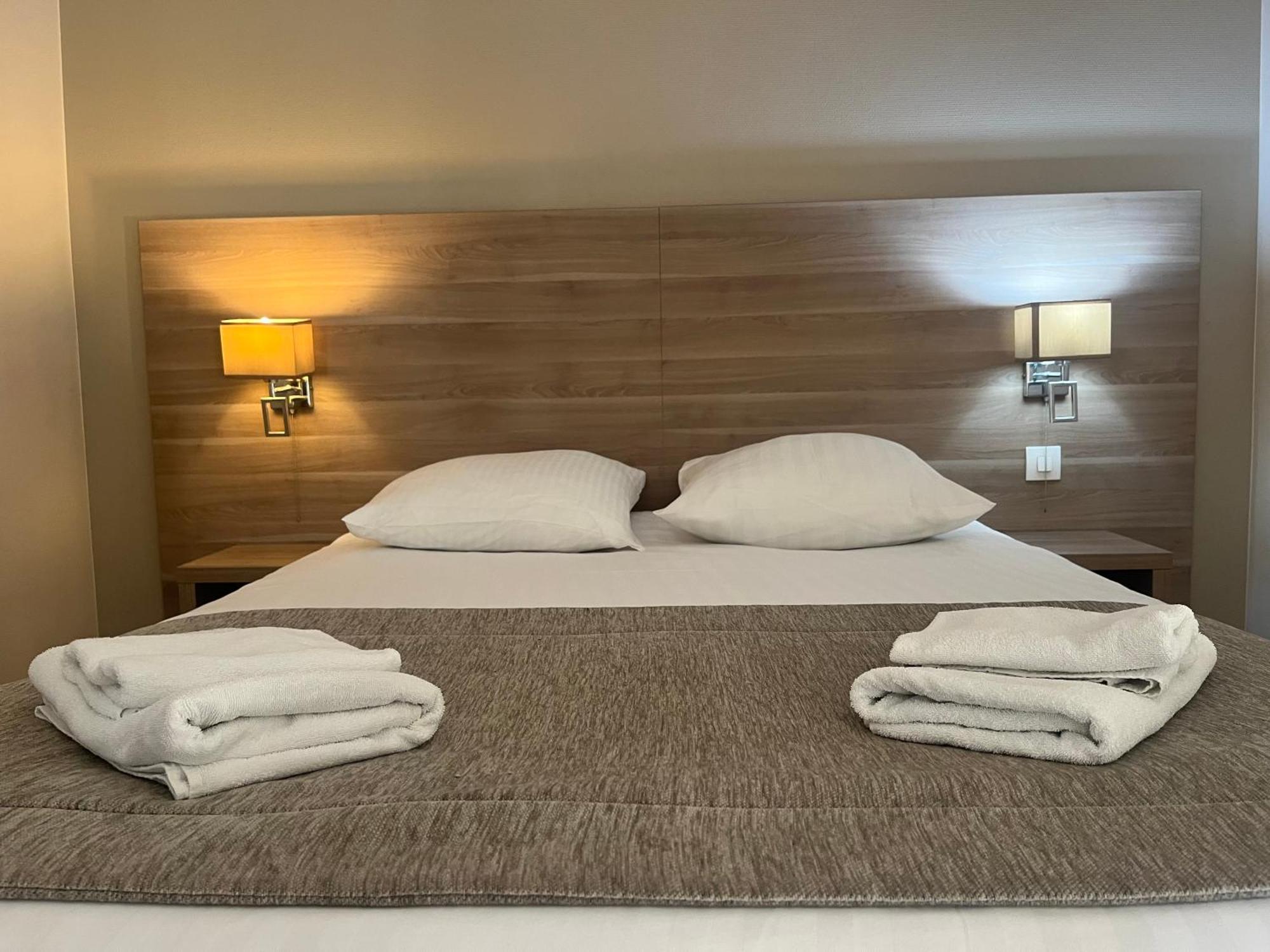 Hôtel Le Roosevelt Givet Extérieur photo